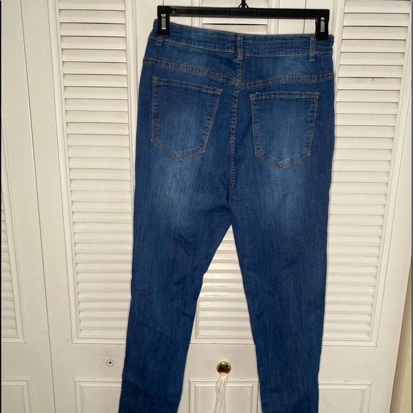 Plus Size Ripped jeans - Picture 11 of 13